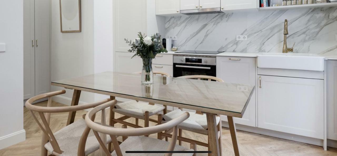 Amazing And New Apartment Five Minutes From Gran Via Madrid Exterior foto